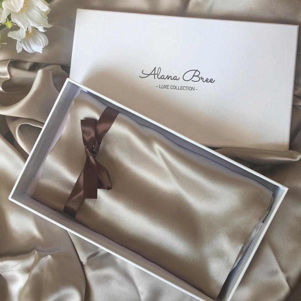 pure silk pillowcases made from pure mulberry silk in Dubai. Presented in gift box